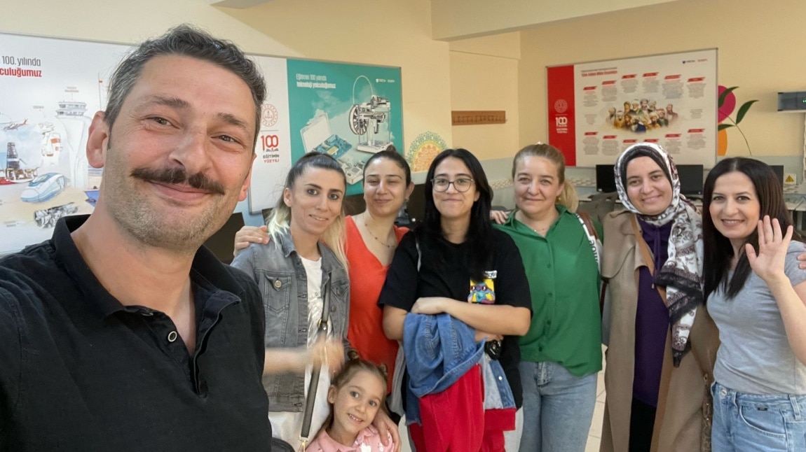 Yetişkinlere yönelik Temel Ofis Uygulamaları Eğitimi tamamlandı. 